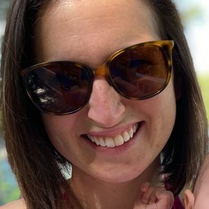 Meet your Posher, Olivia